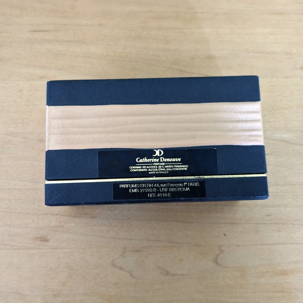 Catherine Deneuve Parfum - Picture 3 of 5